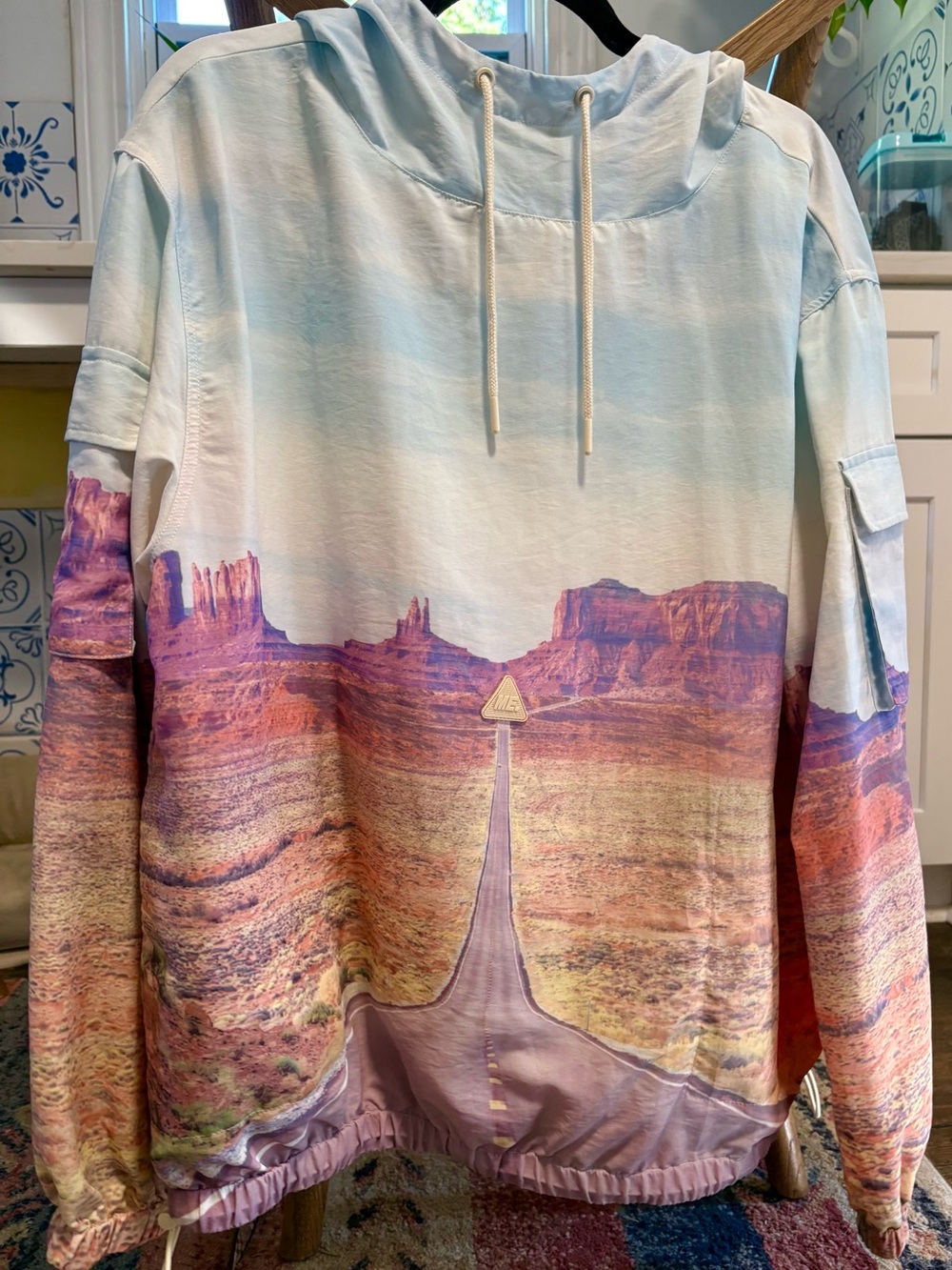 Brand NEW Monument Valley/ Sedona/ Mountains scenic windbreaker jacket!